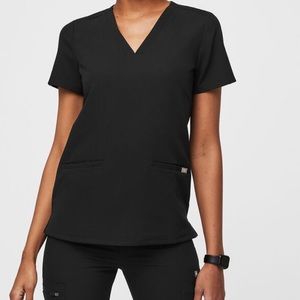 FIGS CASMA 3 POCKET SCRUB TOP BLACK